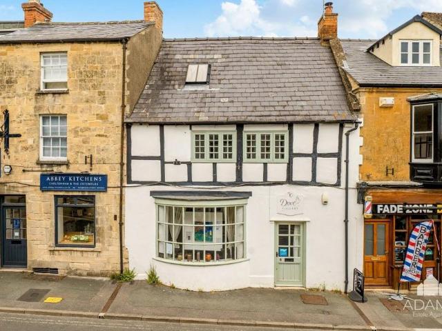 House for sale in Winchcombe, Pamington