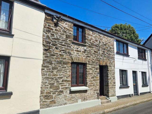 House for sale in Lostwithiel, Cornwall