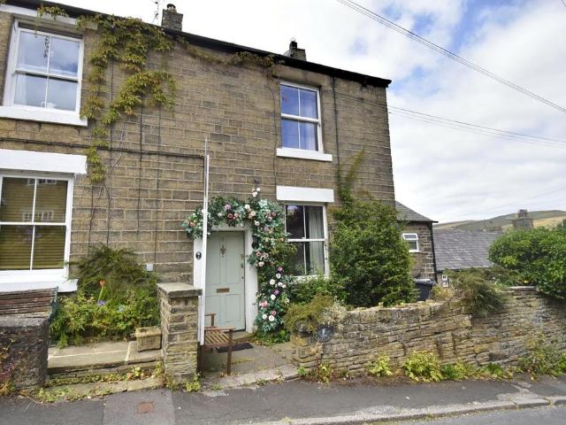 House for sale in Charlesworth, East Midlands