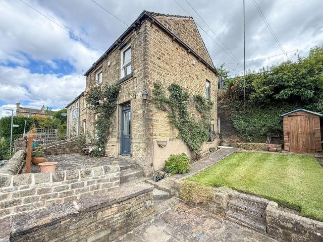 House for sale in Highburton, West Yorkshire
