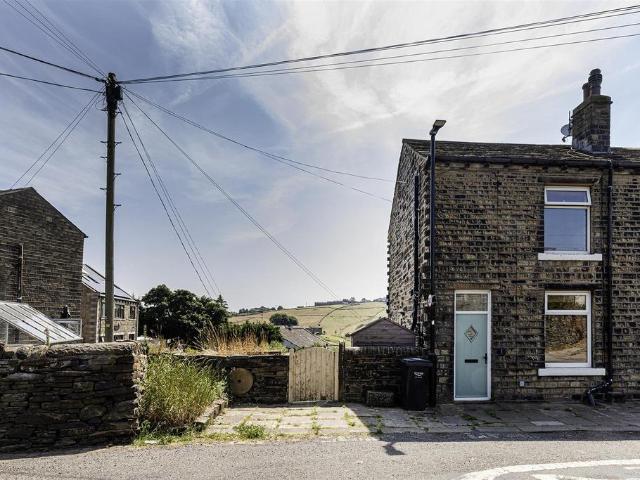 House for sale in Stainland & District, Stainland