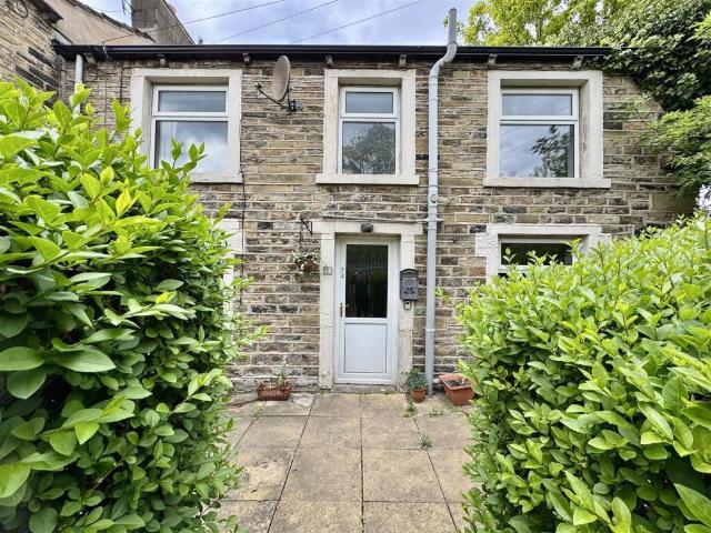 House for sale in Huddersfield, West Yorkshire