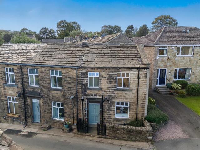 House for sale in Shelley, Kirklees