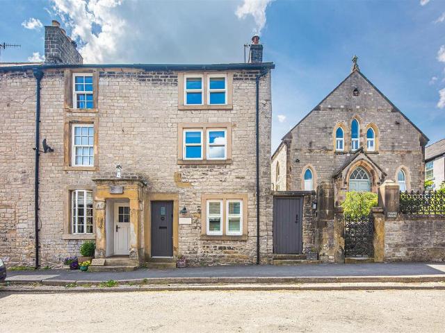 House for sale in Froggatt, East Midlands