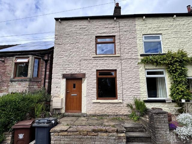 House for sale in Charlesworth, East Midlands