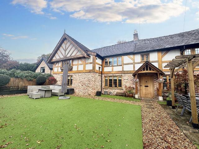 House for sale in Roe Green, Salford
