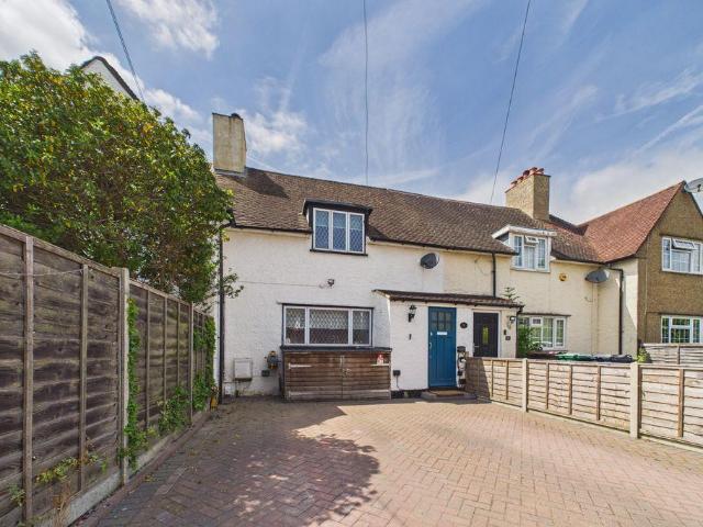 House for sale in Walton On The Hill, Red Hill
