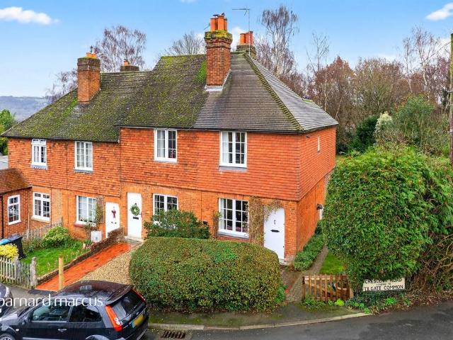 House for sale in Hillview, Surrey