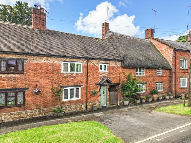 House for sale in Chipping Warden, Northamptonshire