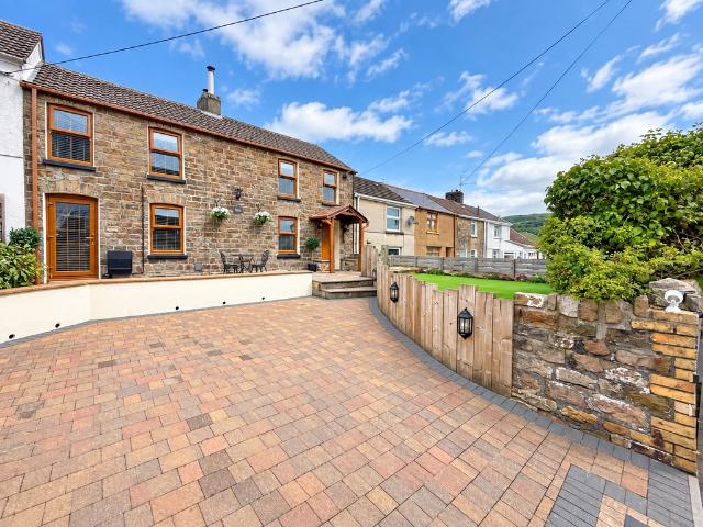 House for sale in Robertstown, Trecynon