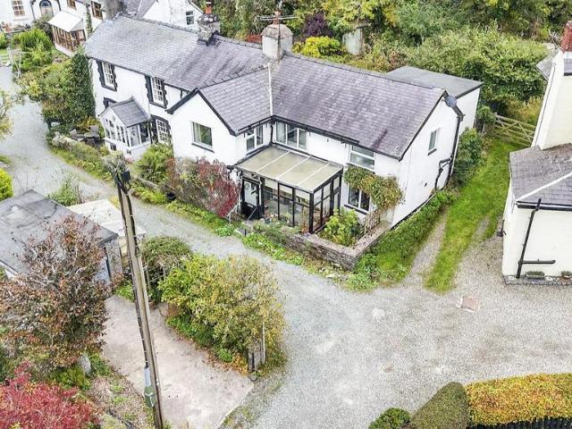 House for sale in Llanarmon Dyffryn Ceiriog, Wales