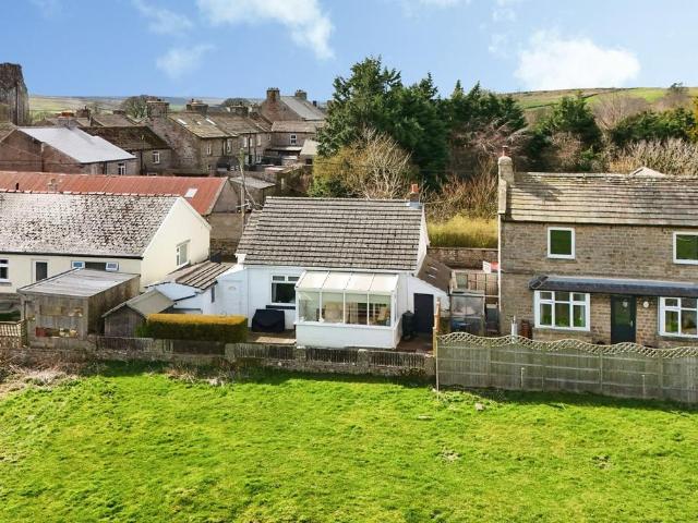 House for sale in Bowes