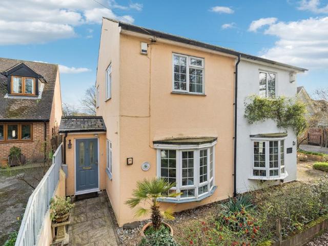 House for sale in Holyport, Maidenhead