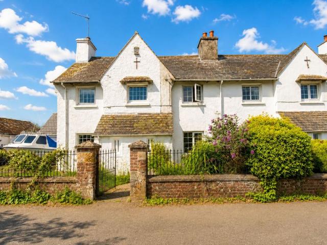 House for sale in Weir Quay, Devon