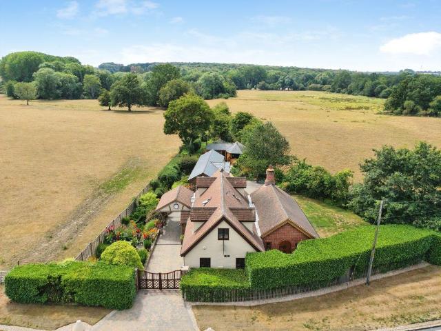 House for sale in Fordham Heath, Essex