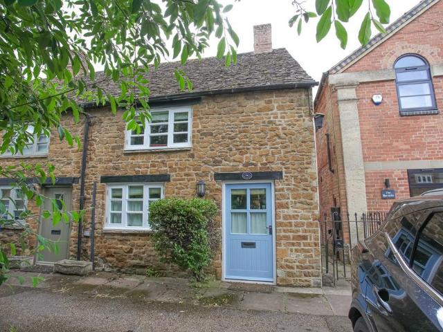 House for sale in Evershot, Oxfordshire