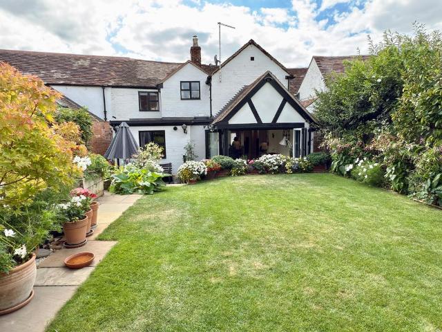 House for sale in Priors Park, Tewkesbury