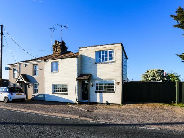 House for sale in Wolsey Park, Barling
