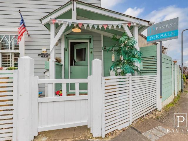 House for sale in Frinton and Walton, Dale Hill