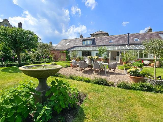 House for sale in Beckwithshaw, North Yorkshire