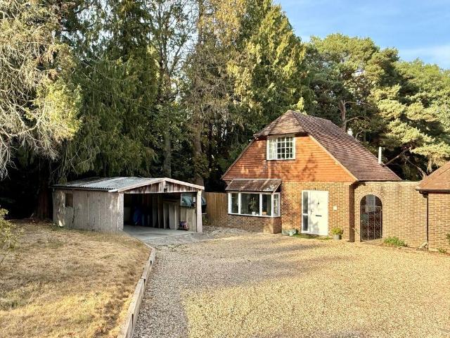 House for sale in Perryfields, West Sussex