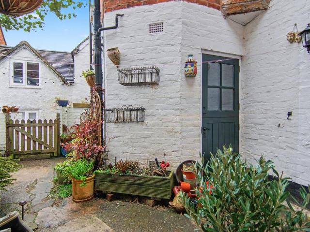House for sale in Wood End, Gun Hill
