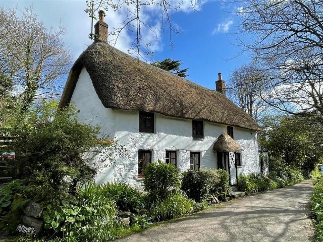 House for sale in Landewednack, Lizard