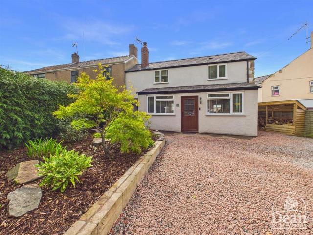 House for sale in Bromsberrow Heath, Gloucestershire