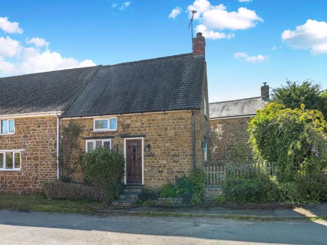 House for sale in Evershot, Oxfordshire