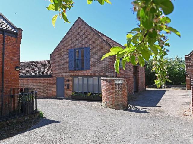 House for sale in Eastbridge, Suffolk