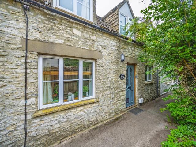 House for sale in Ashton Keynes, Wiltshire