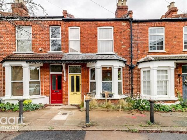 House for sale in Winchmore Hill, Cat Hill