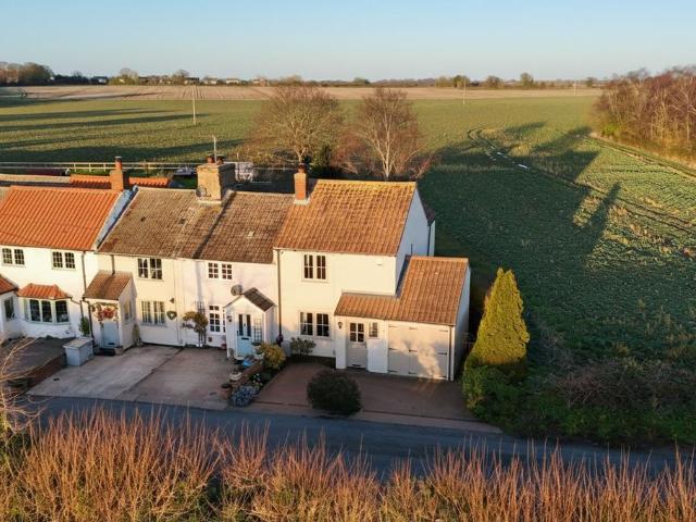 House for sale in Belton with Browston, Stokesby