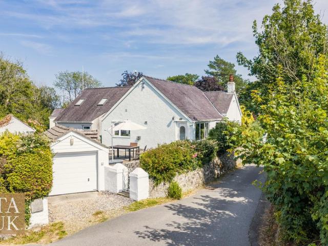 House for sale in Llanfair-Mathafarn-Eithaf, Tynygongl