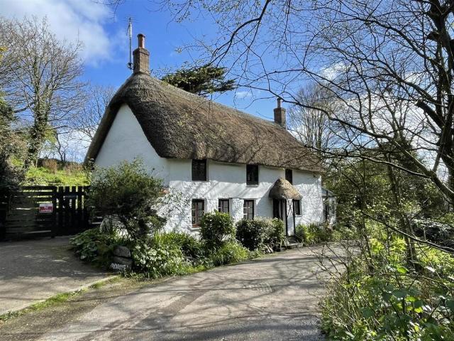 House for sale in Landewednack, Lizard