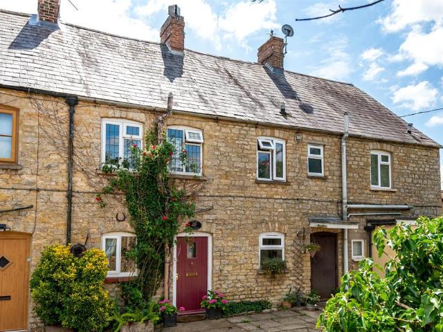 House for sale in Evenley, Northamptonshire