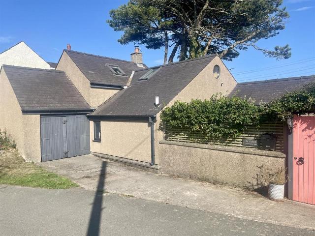 House for sale in Penrhoslligwy, Dulas