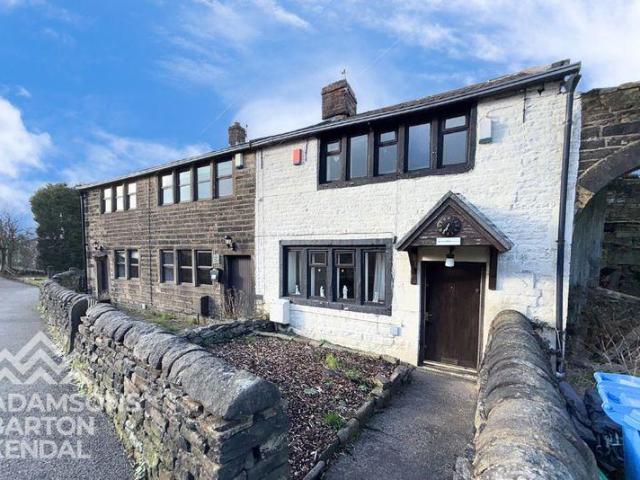 House for sale in Haugh Square, Burnedge