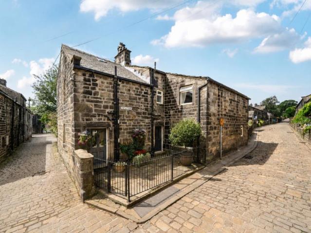 House for sale in Mytholm, West Yorkshire