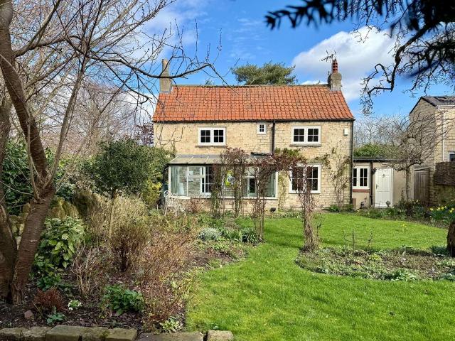House for sale in Boston Spa, West Yorkshire