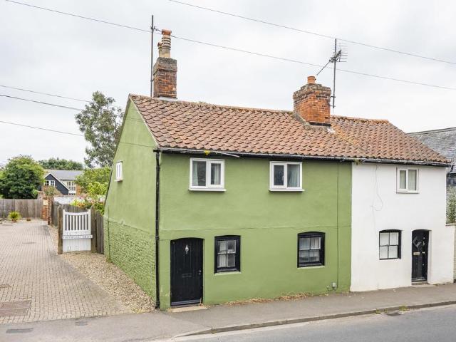 House for sale in Chelmondiston, Suffolk