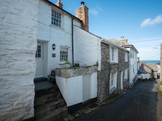 House for sale in Port Gaverne, Port Isaac