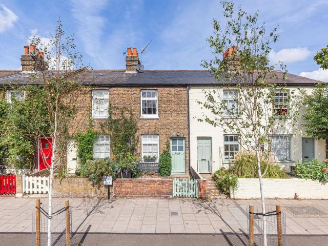 House for sale in East Sheen, Greater London