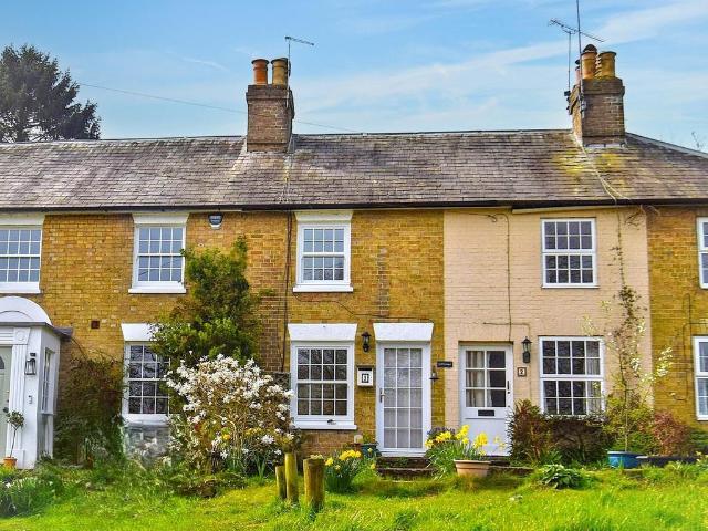 House for sale in Godden Green, The Butts