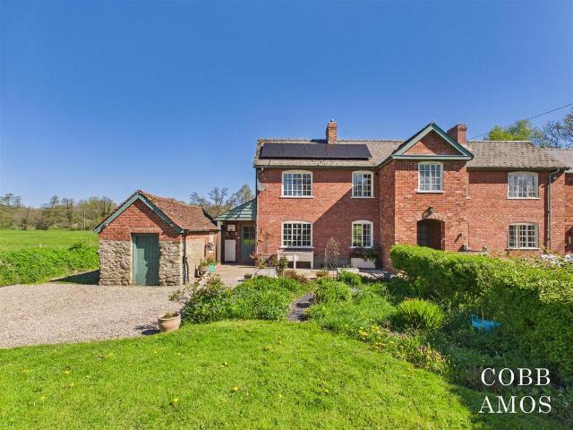 House for sale in Pembridge