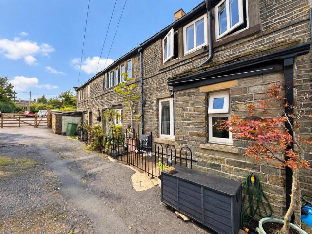 House for sale in Holme Valley, Upperthong