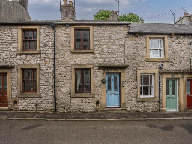 House for sale in Froggatt, East Midlands