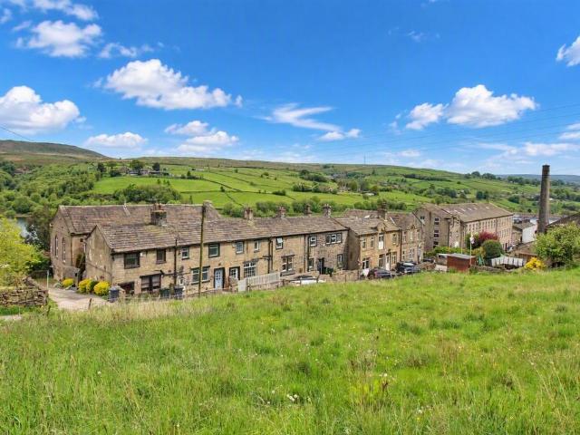 House for sale in Leeming, Bradford