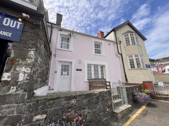 House for sale in New Quay