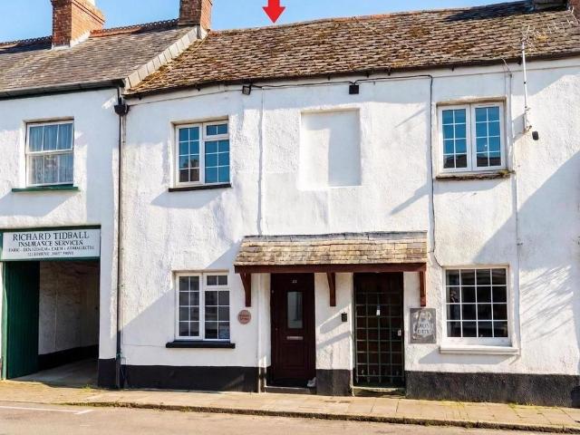 House for sale in Weir Quay, Devon